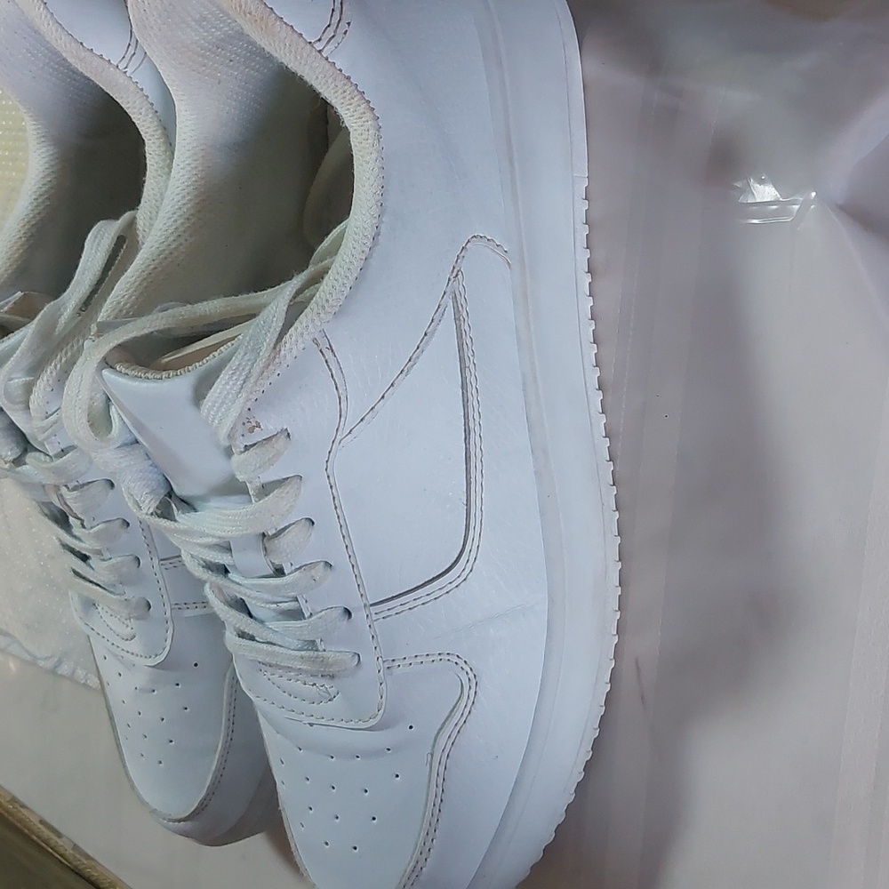 No Boundaries White Athletics Shoes Sz 10 Women's.